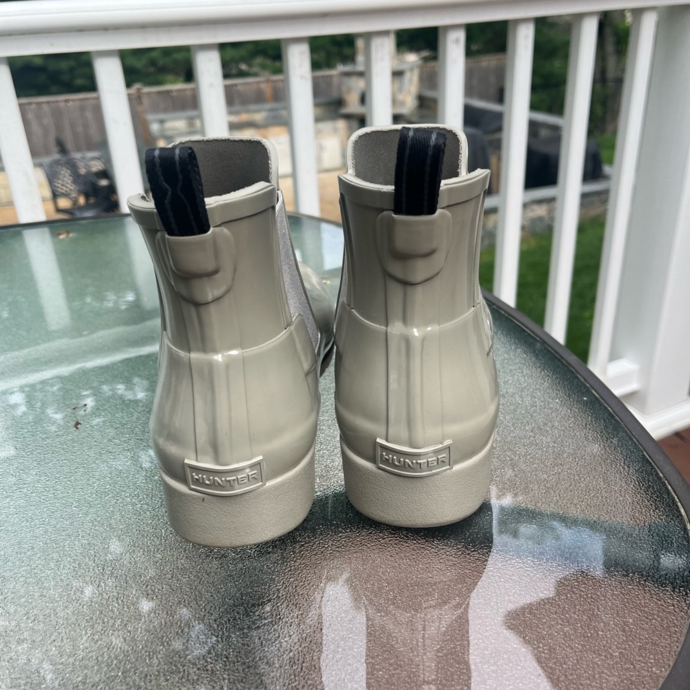 Hunter women's taupe short rain boots size 10